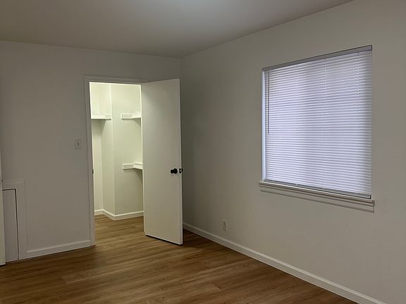 3rd image of 39477 Van Dyke Ave #1