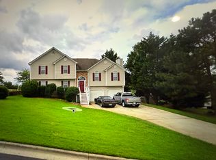 15 Clearview Dr, Cartersville, GA 30121