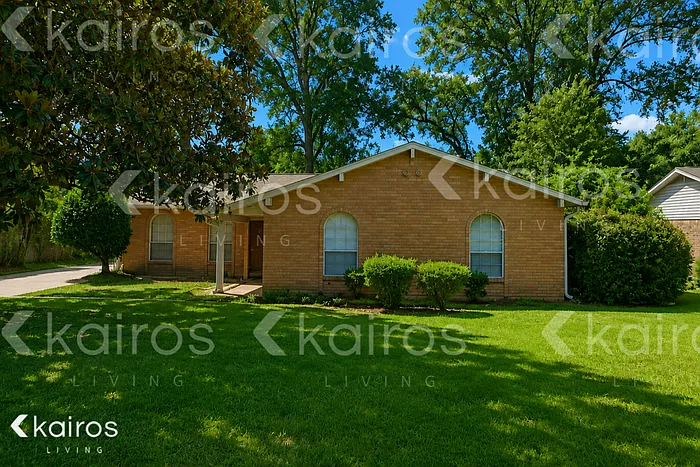 4 bed, 2.0 bath, 1583 sqft, $1,895 — Photo 1