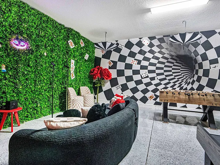 Building's Lounge
