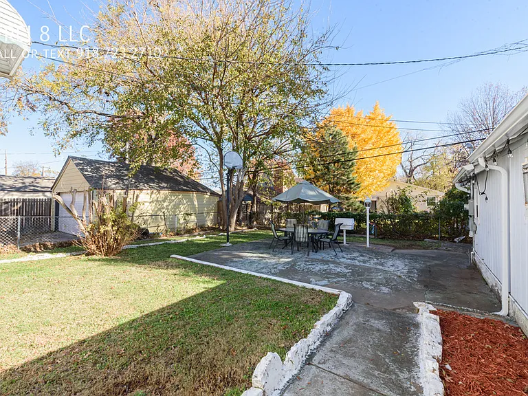 1227 1/2 S Gary Ave — Photo 5