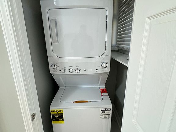 3rd image of 614 Devon Ave #2