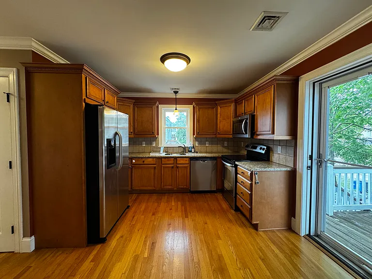 92 Alder St #2 — Photo 2