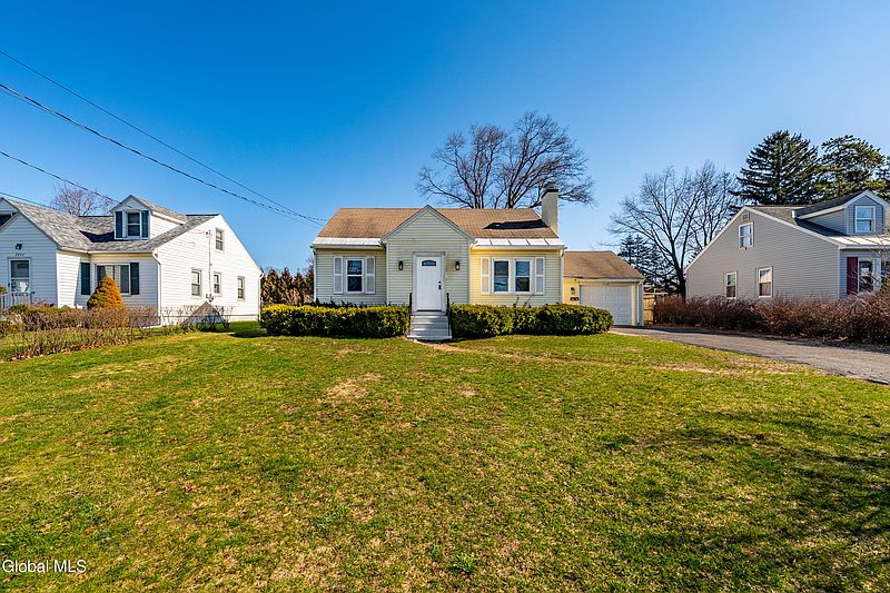2nd image of 2088 Caldicott Road