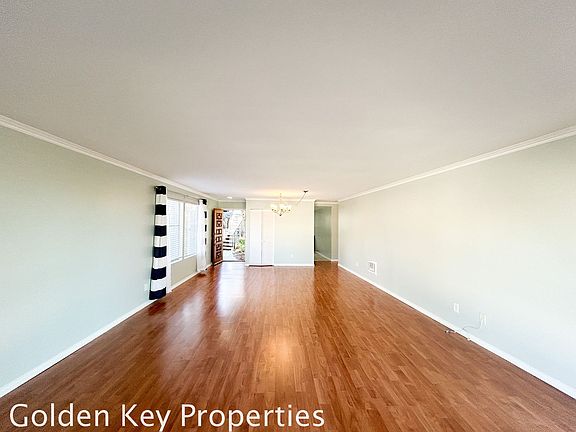 5th image of 918 Caminito Estrada Unit E