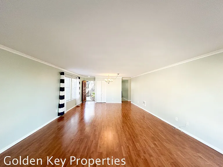918 Caminito Estrada #E — Photo 5