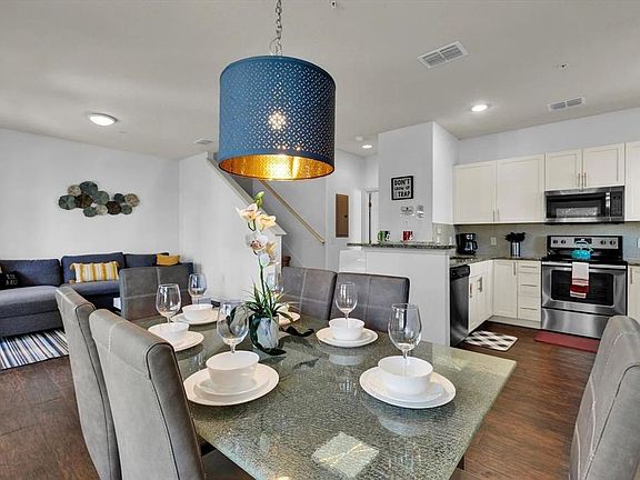 3rd image of 3206 Gold Ln