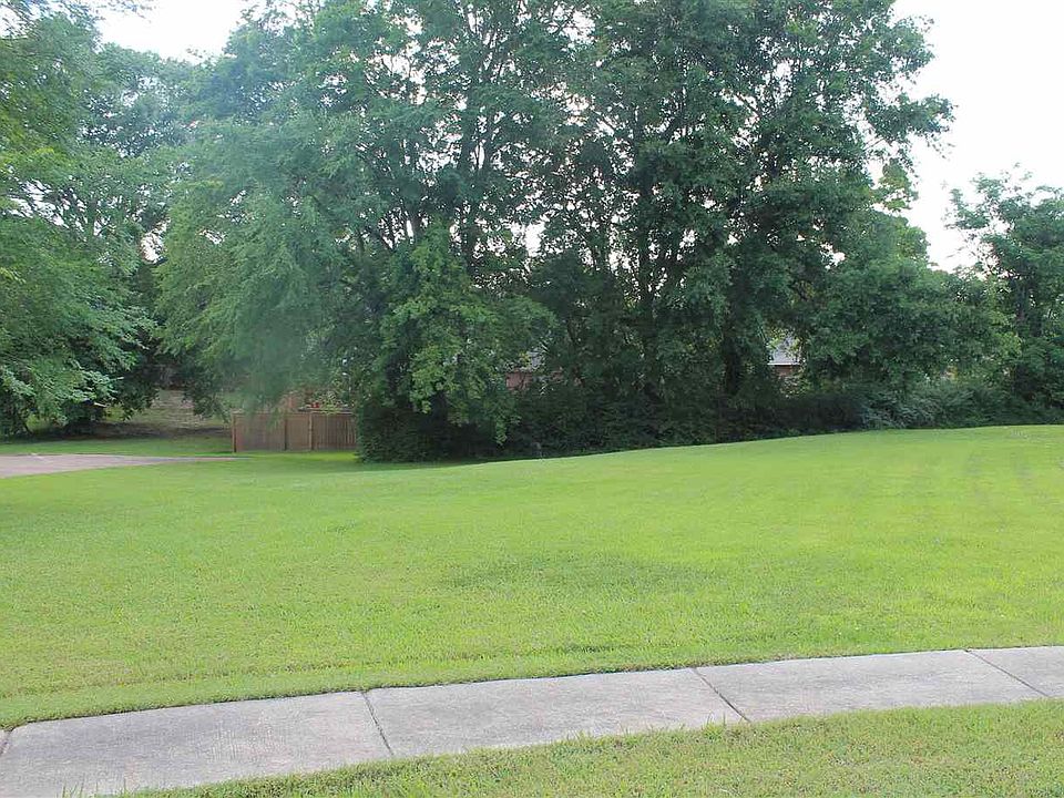 2nd image of 127 Canterbury Pl