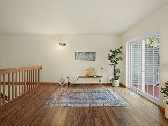 3rd image of 1328 Carpenter St