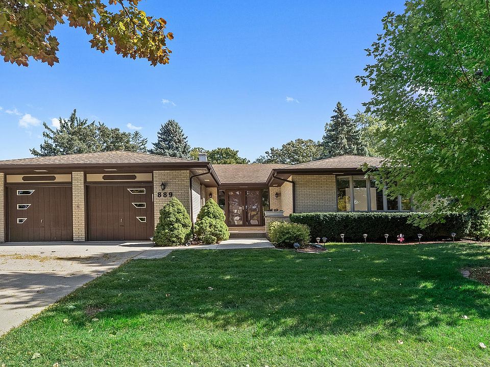 1st image of 889 Brewster Ln