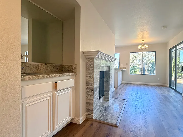 10725 Wallingford Rd — Photo 16
