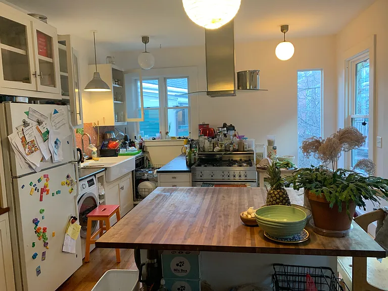 1612 Cambridge St — Photo 4