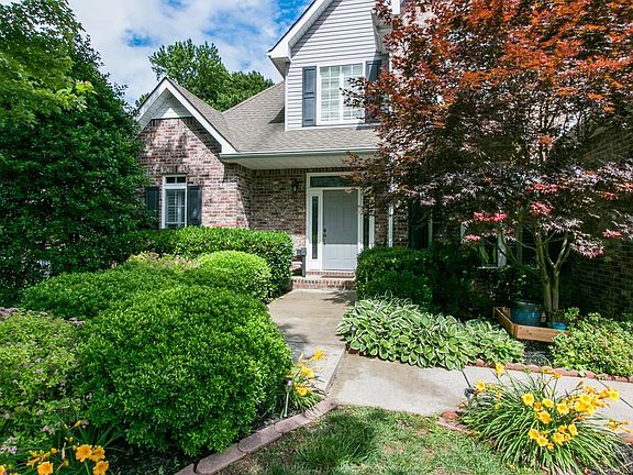 2nd image of 838 Iron Wood Cir