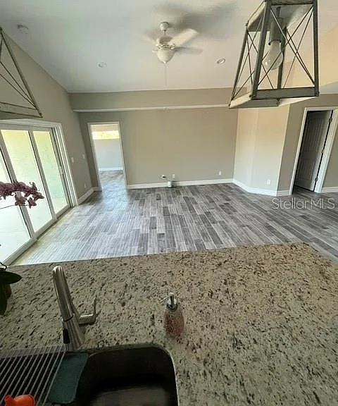 203 Baytree Dr — Photo 5
