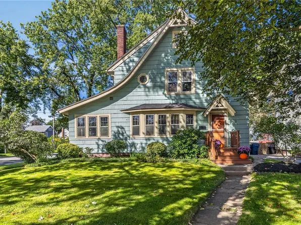 2 Northfield Rd, Rochester, NY 14617