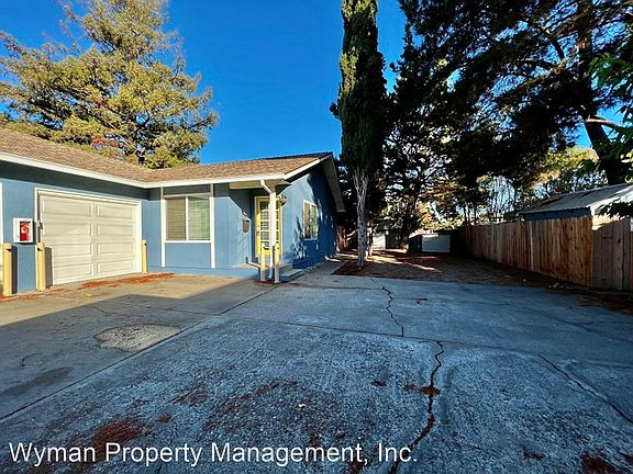 2nd image of 828 Lincoln Ave