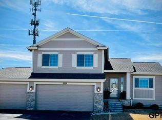 17829 Camden Ave, Omaha, NE 68116