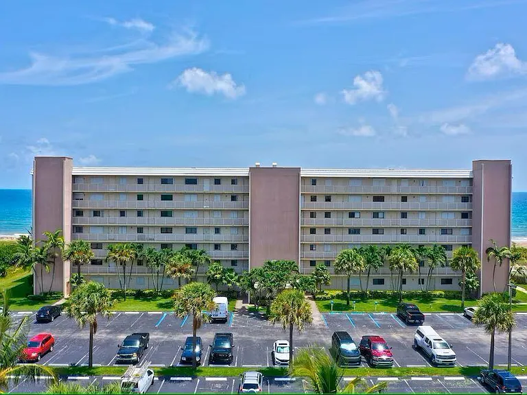 10102 S Ocean Dr #107 — Photo 25