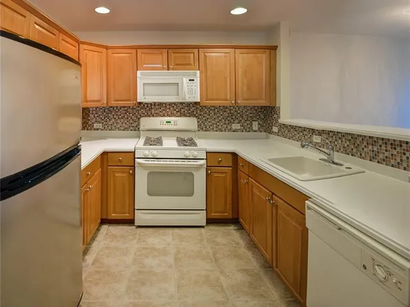 358 Rector St APT 512, Perth Amboy, NJ 08861