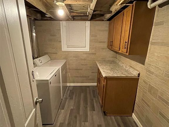 3rd image of 409 Litchfield St