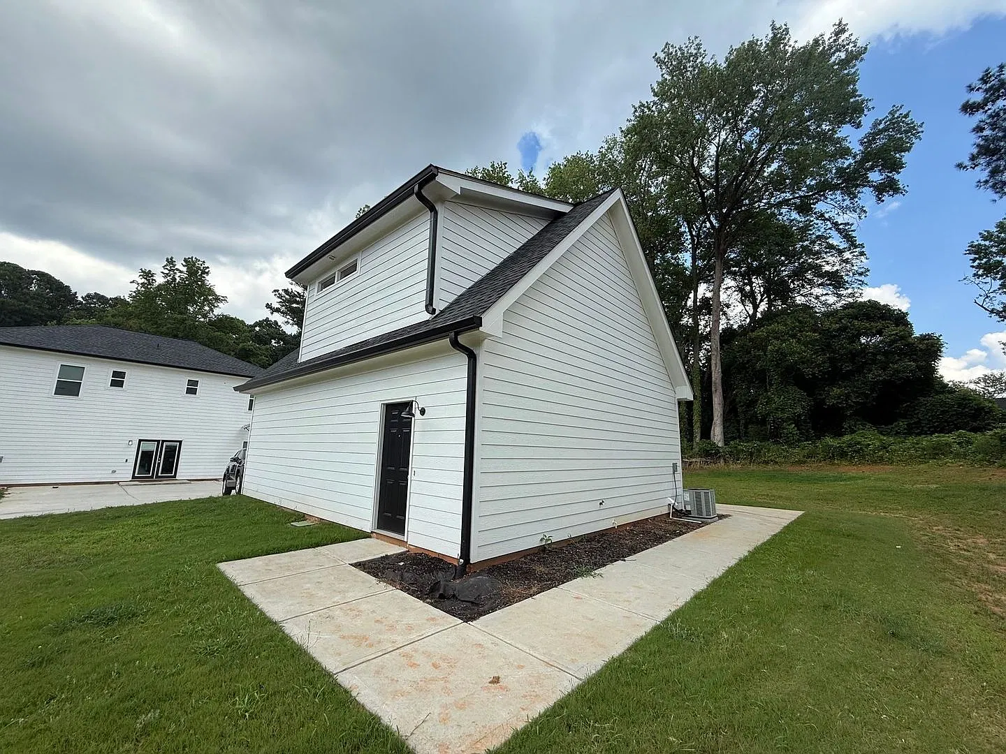 Studio Apartment Pre-Leasing For August 10th 2027! — Photo 3
