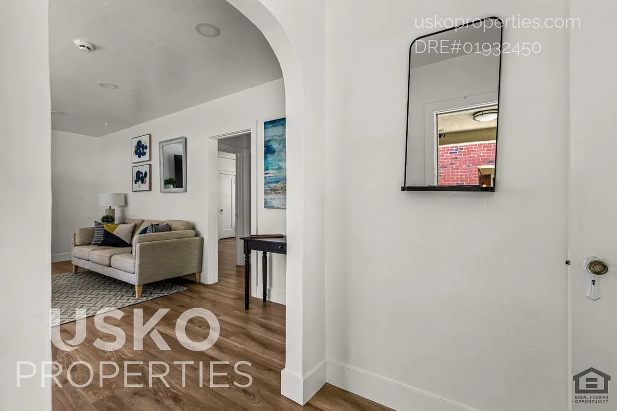 2625 27th St #1, Sacramento, CA 95818, USA — Photo 3