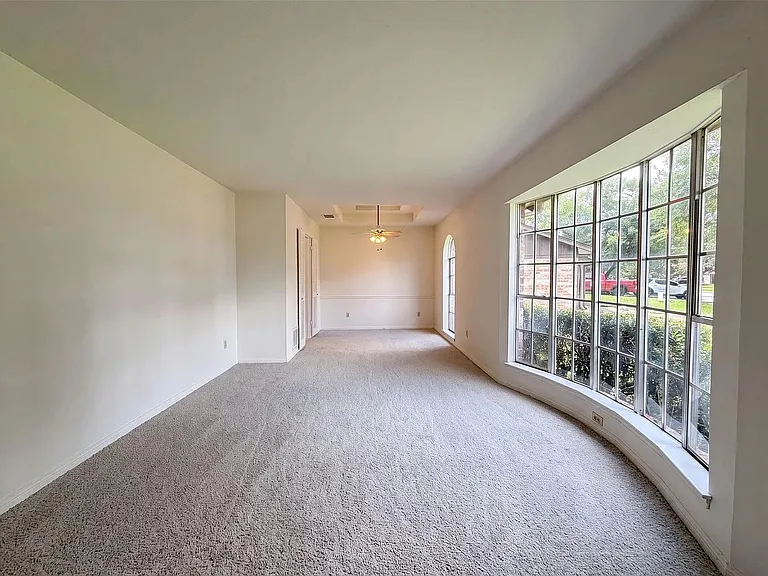 16330 Hollow Wood Dr — Photo 2