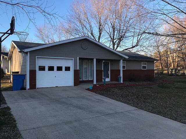 2nd image of 902 Quail Ave