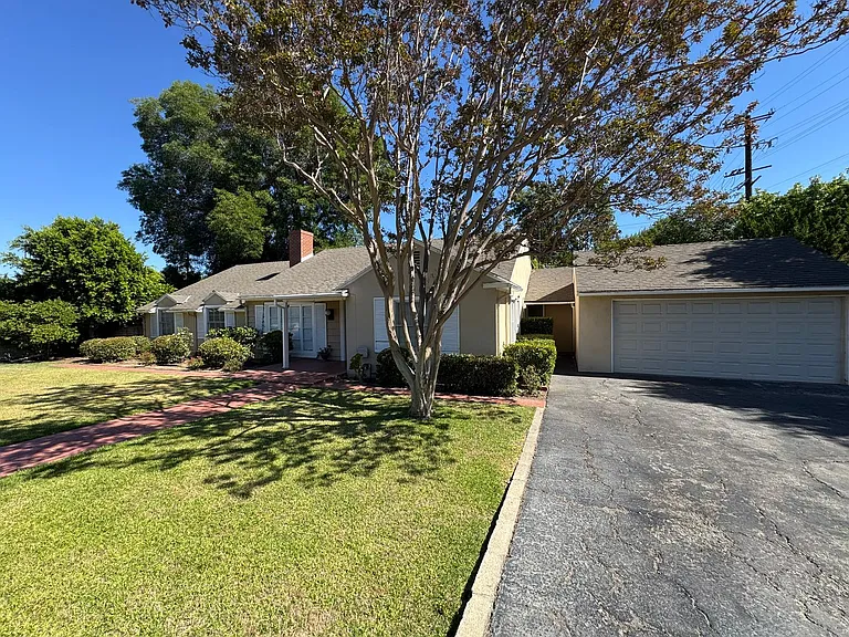 2570 Wallingford Rd — Photo 37