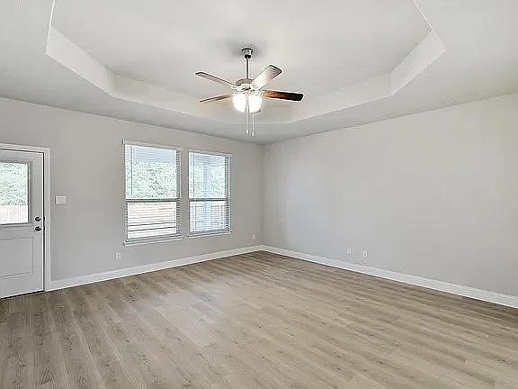 4 bed, 2.5 bath, 2204 sqft, $3,095 — Photo 3