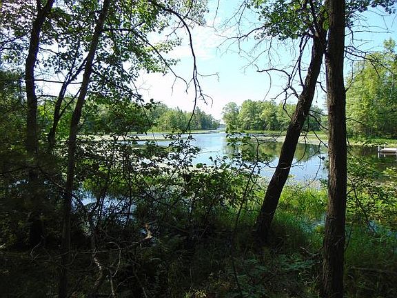 3rd image of ON Thunder Bay Dr