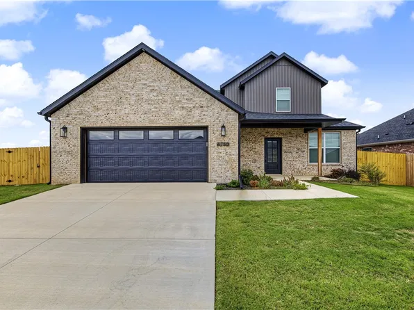 4750 Cowboy St, Springdale, AR 72762