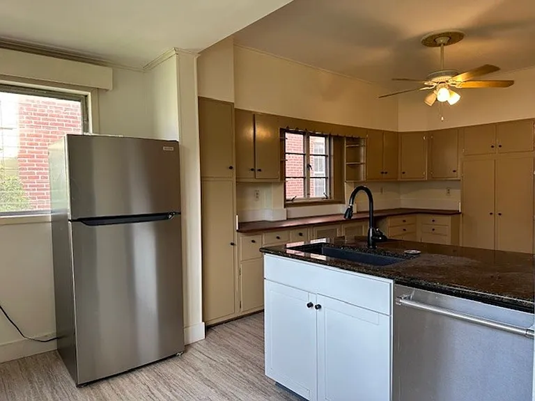 904 Bridge St #1 — Photo 7