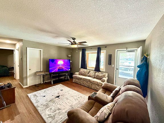 4th image of 910 W Rita St
