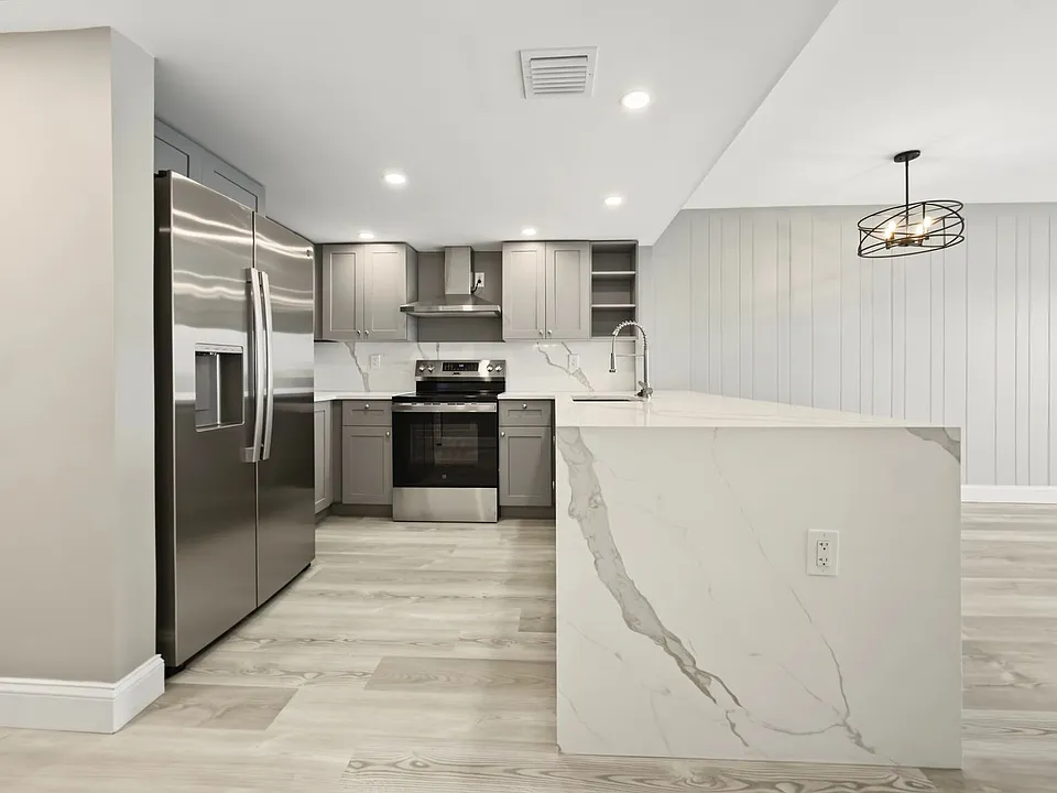 1000 River Reach Dr #522