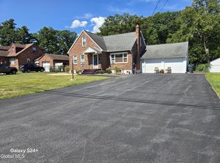 2137 Van Wormer Rd, Schenectady, NY 12303