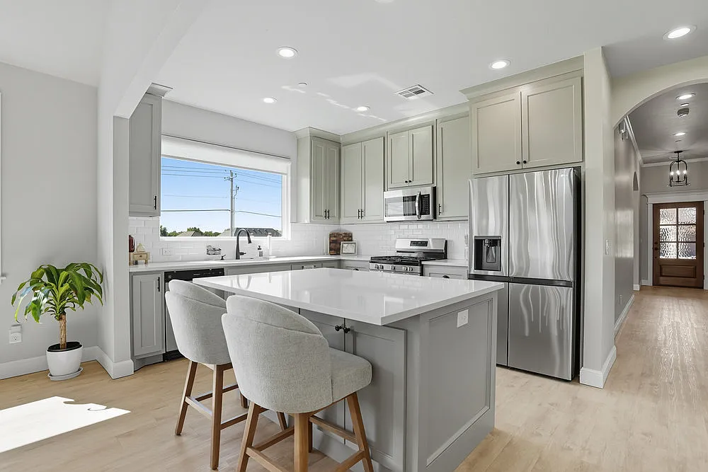 3 bed, 1677 sqft, $2,750 — Photo 4