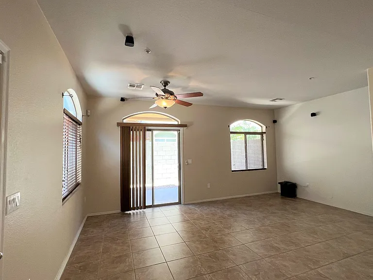 2150 W Alameda Rd #1045 — Photo 28