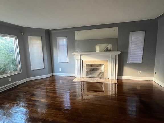 2nd image of 18644 Greenlawn St