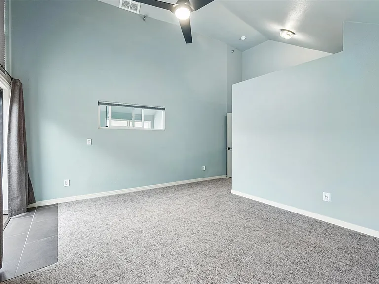 225 N Lincoln St #6 — Photo 22
