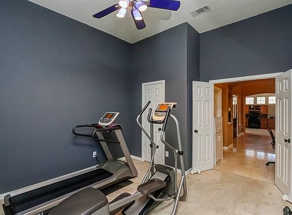 3rd image of 551 Breton Dr