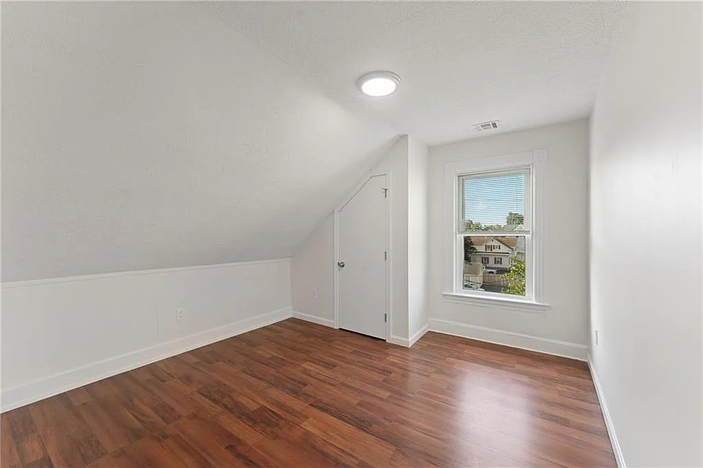 4 bed, 1300 sqft, $2,400 — Photo 1
