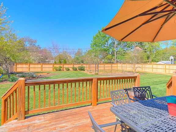 4th image of 504 Monte Vista Dr