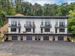3141 Teaster Ln, Pigeon Forge, TN 37863