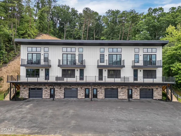 3141 Teaster Ln, Pigeon Forge, TN 37863