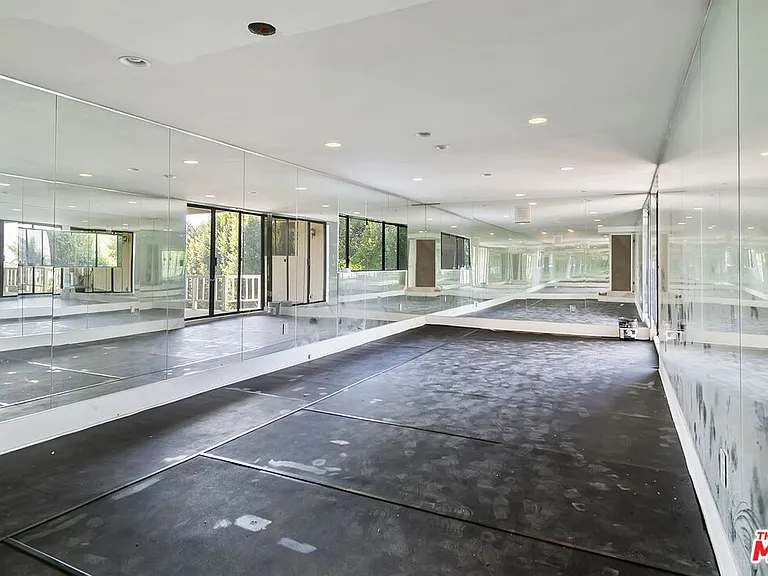 1478 Sunset Plaza Dr — Photo 21