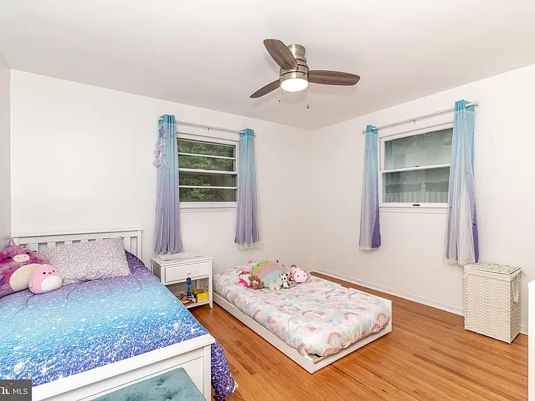 1744 Lark Ln — Photo 22
