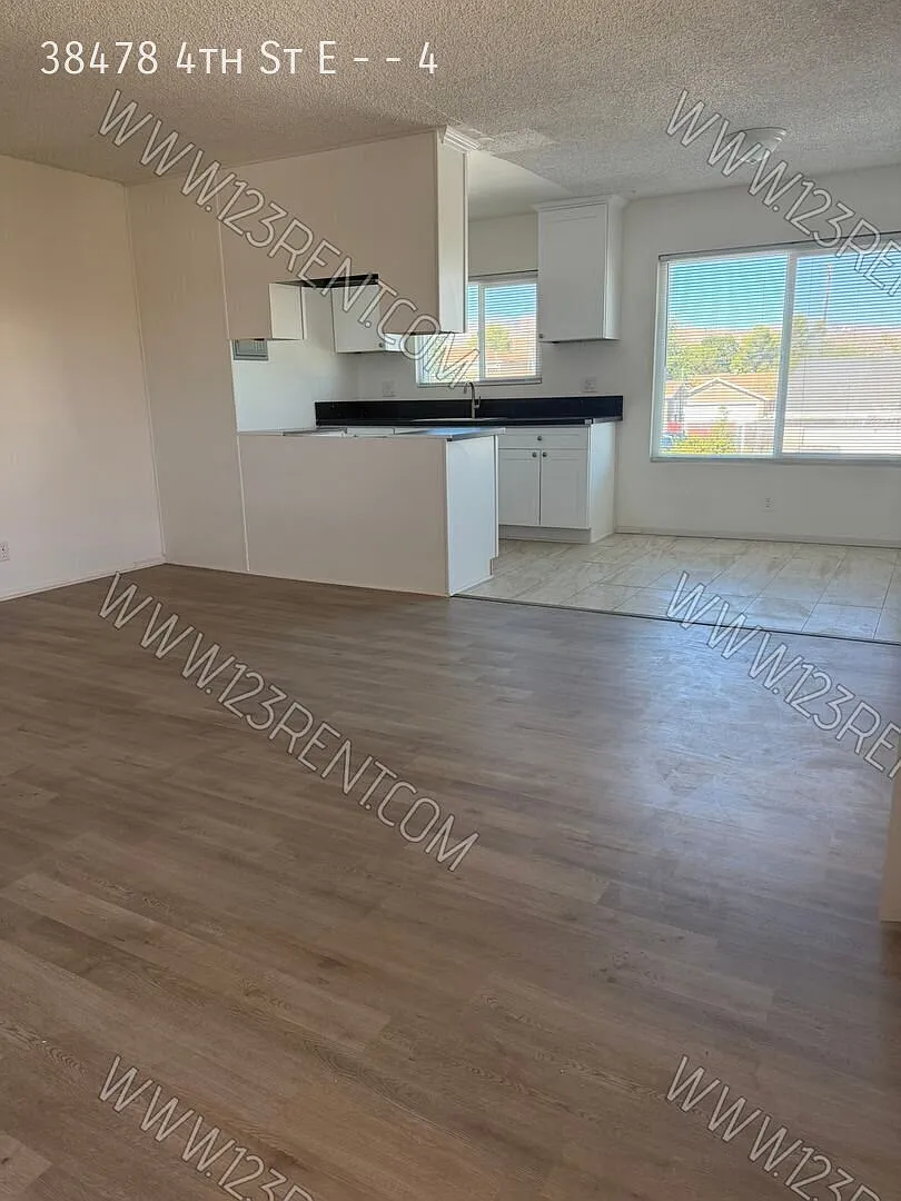 1bd/1bth Apartment East Palmdale (2nd Floor) — Photo 1