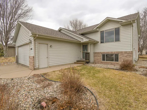 628 Hickory Ln, Harrisburg, SD 57032