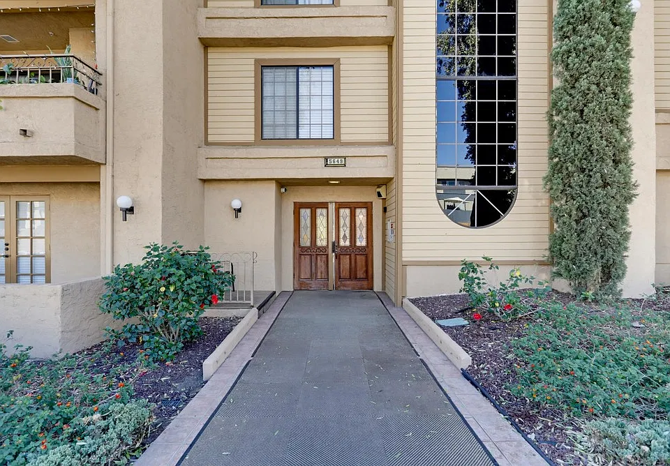 5649 Lake Park Way #302
